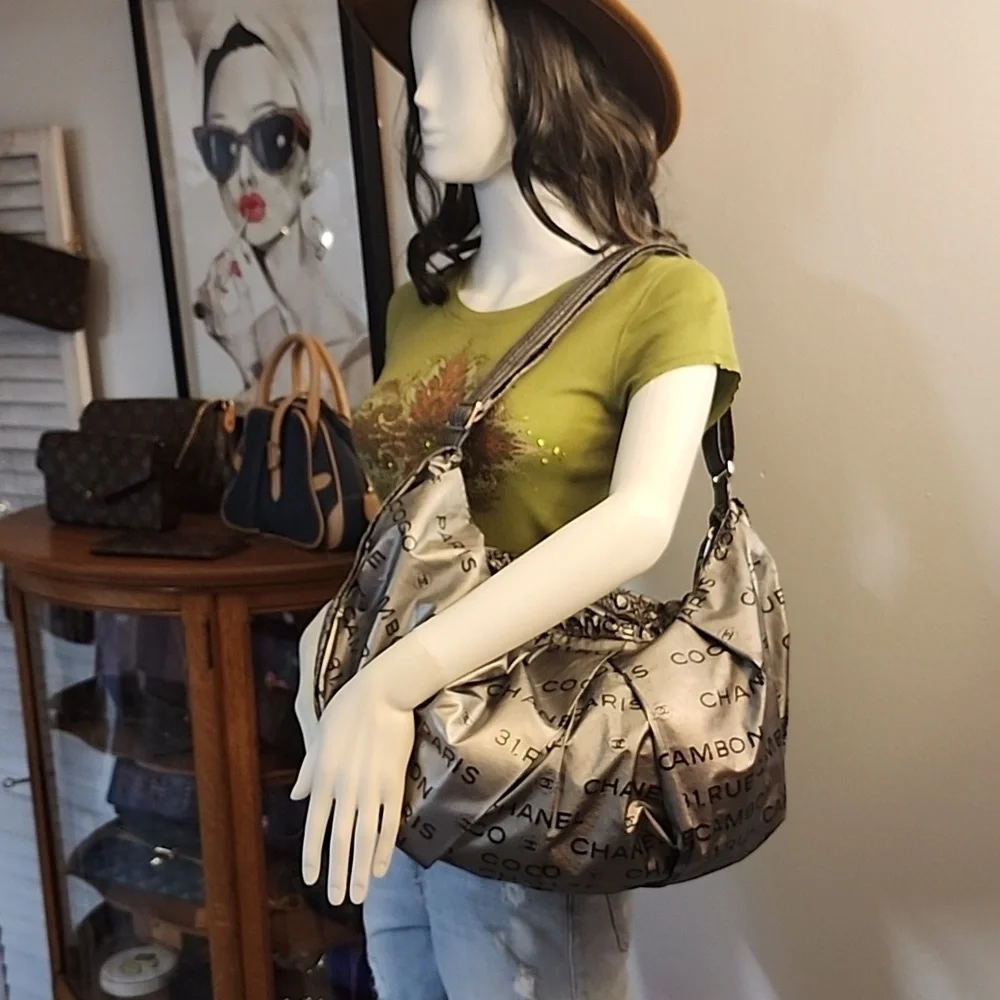 TRADE Chanel Hobo style handbag - Picture 14 of 16